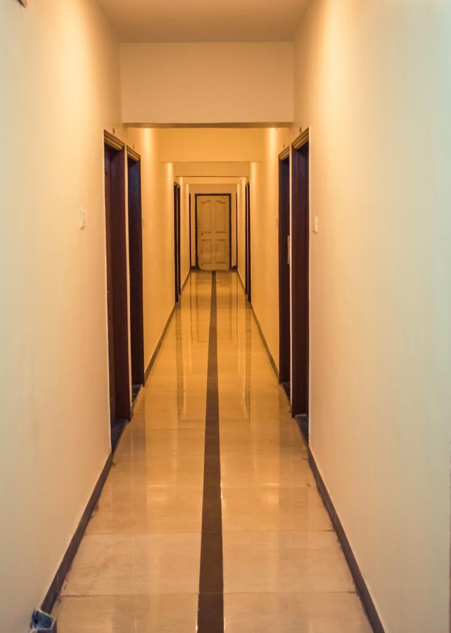 Hotel Mahalaxmi Panvel Buitenkant foto